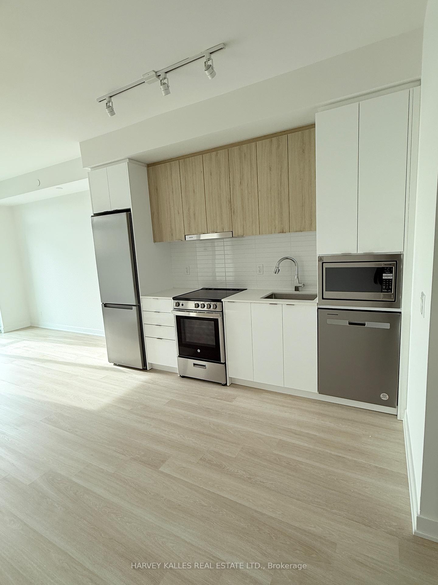 Photo 15 of Unit 1511A, 30 Upper Mall Way, Vaughan, Brownridge — HOMEH