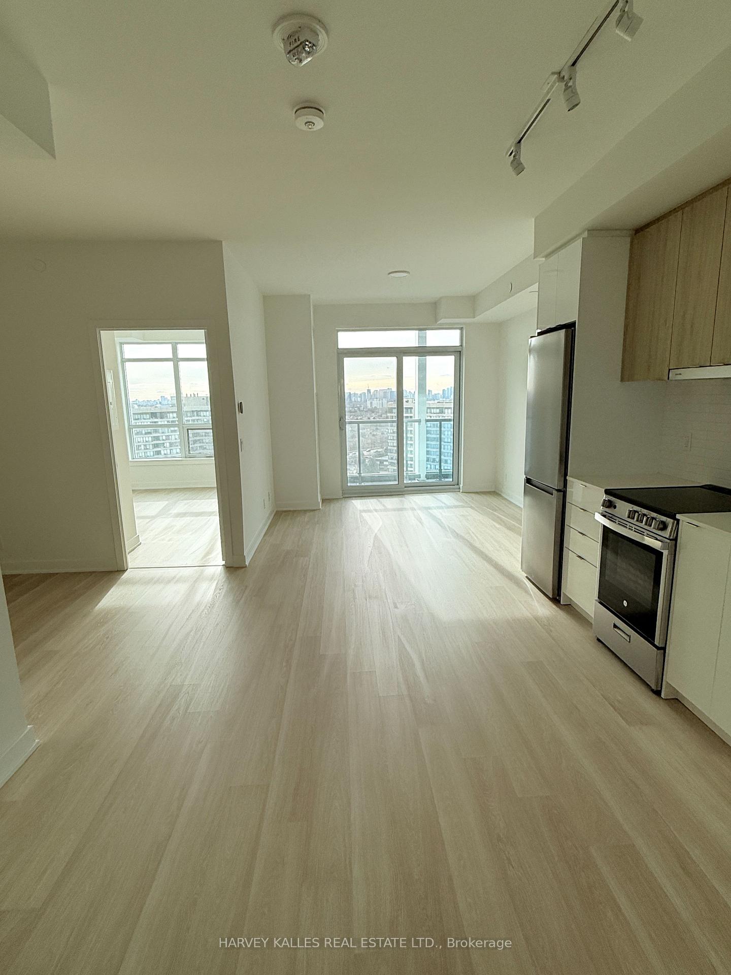 Photo 3 of Unit 1511A, 30 Upper Mall Way, Vaughan, Brownridge — HOMEH