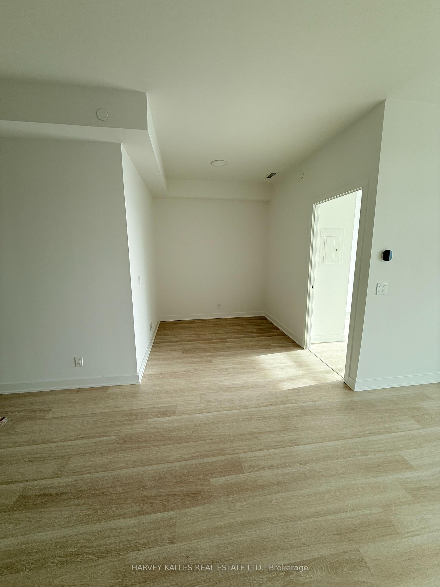 Photo 2 of Unit 1511A, 30 Upper Mall Way, Vaughan, Brownridge — HOMEH