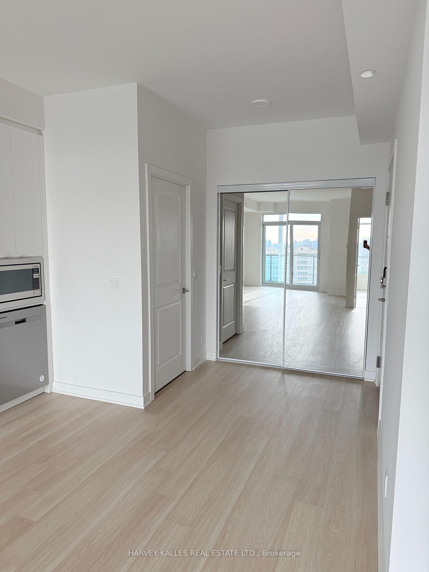 Photo 12 of Unit 1511A, 30 Upper Mall Way, Vaughan, Brownridge — HOMEH