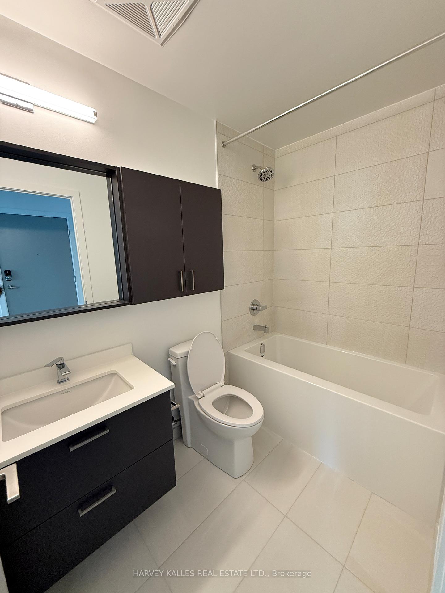 Photo 6 of Unit 1511A, 30 Upper Mall Way, Vaughan, Brownridge — HOMEH