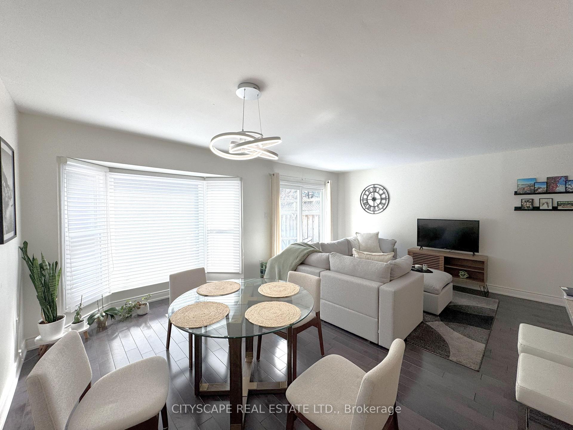 Photo 7 of Unit 14, 14 Tamarack Circle, Etobicoke, Kingsview Village-The Westway — HOMEH