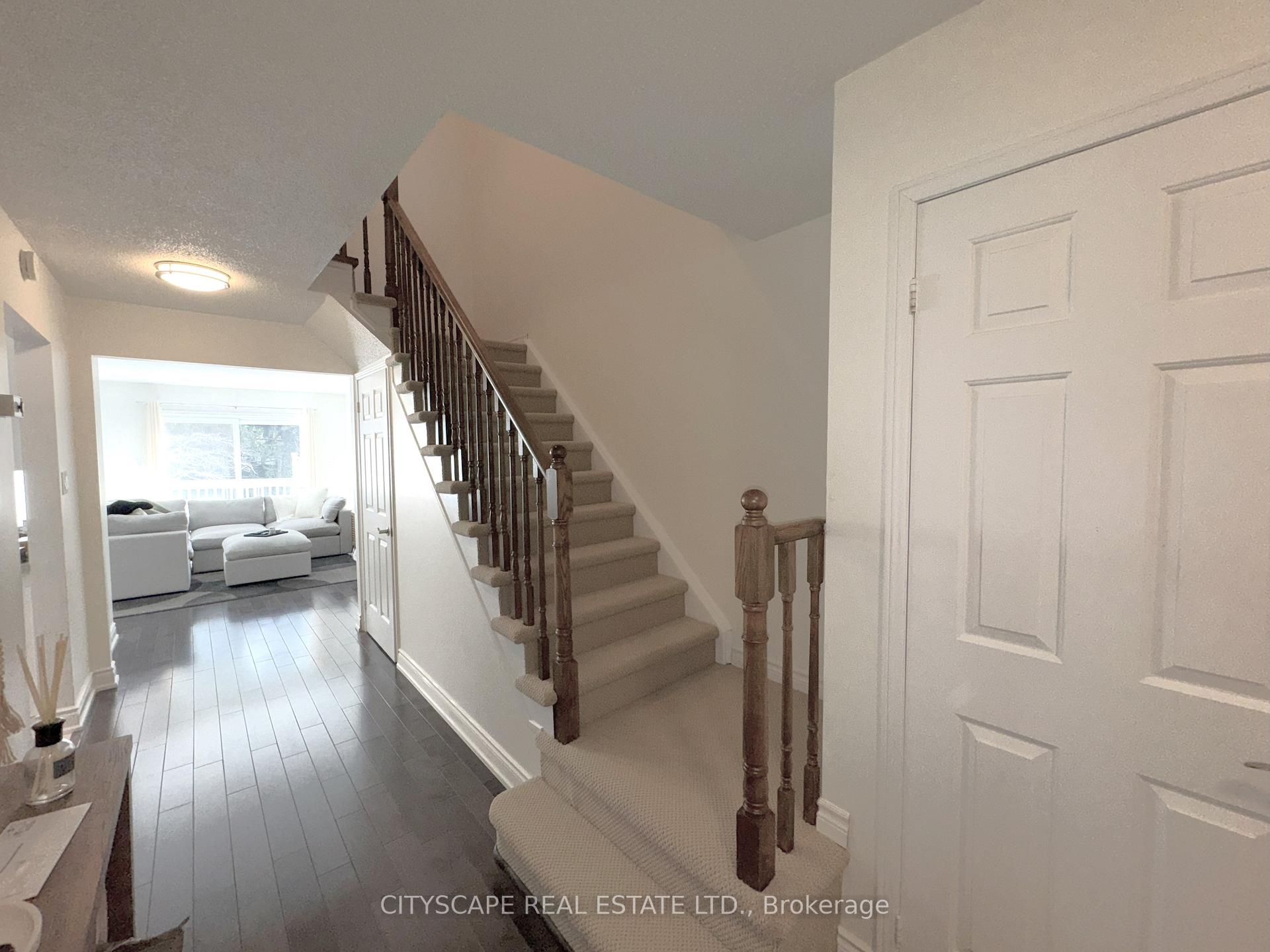Photo 4 of Unit 14, 14 Tamarack Circle, Etobicoke, Kingsview Village-The Westway — HOMEH