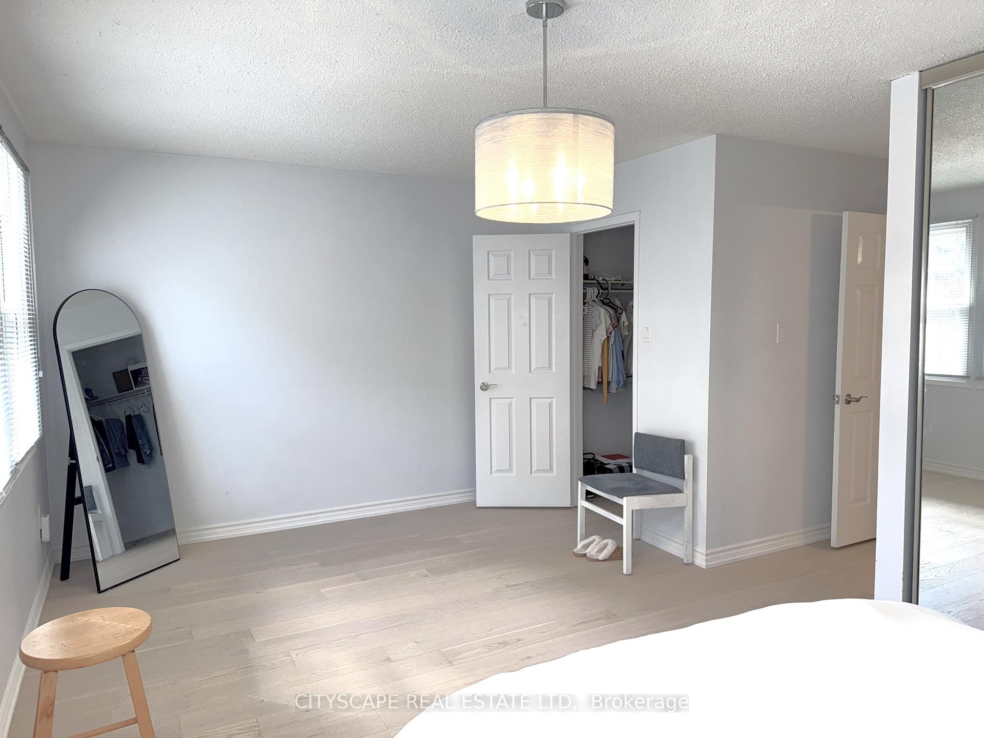 Photo 6 of Unit 14, 14 Tamarack Circle, Etobicoke, Kingsview Village-The Westway — HOMEH