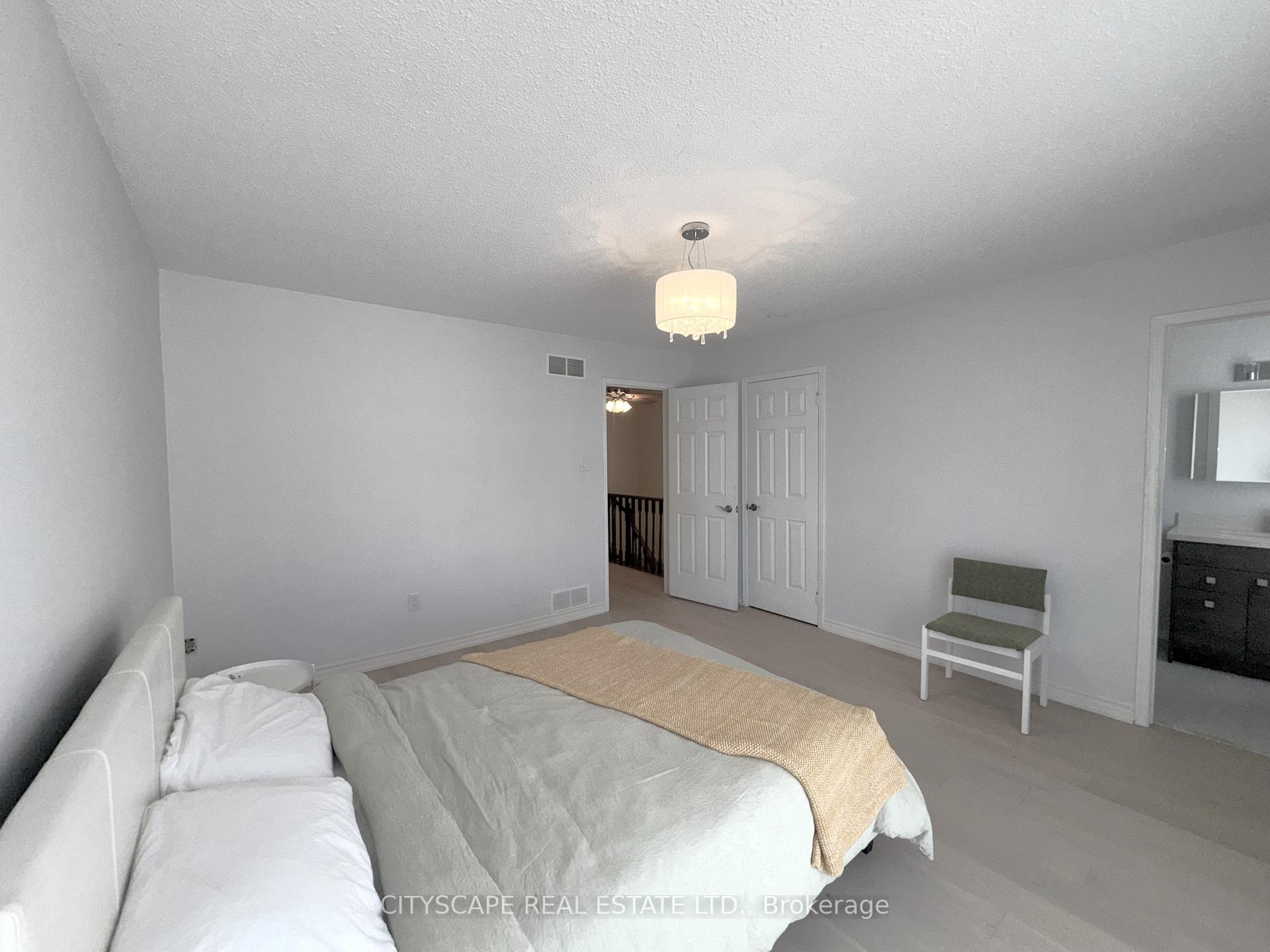 Photo 11 of Unit 14, 14 Tamarack Circle, Etobicoke, Kingsview Village-The Westway — HOMEH