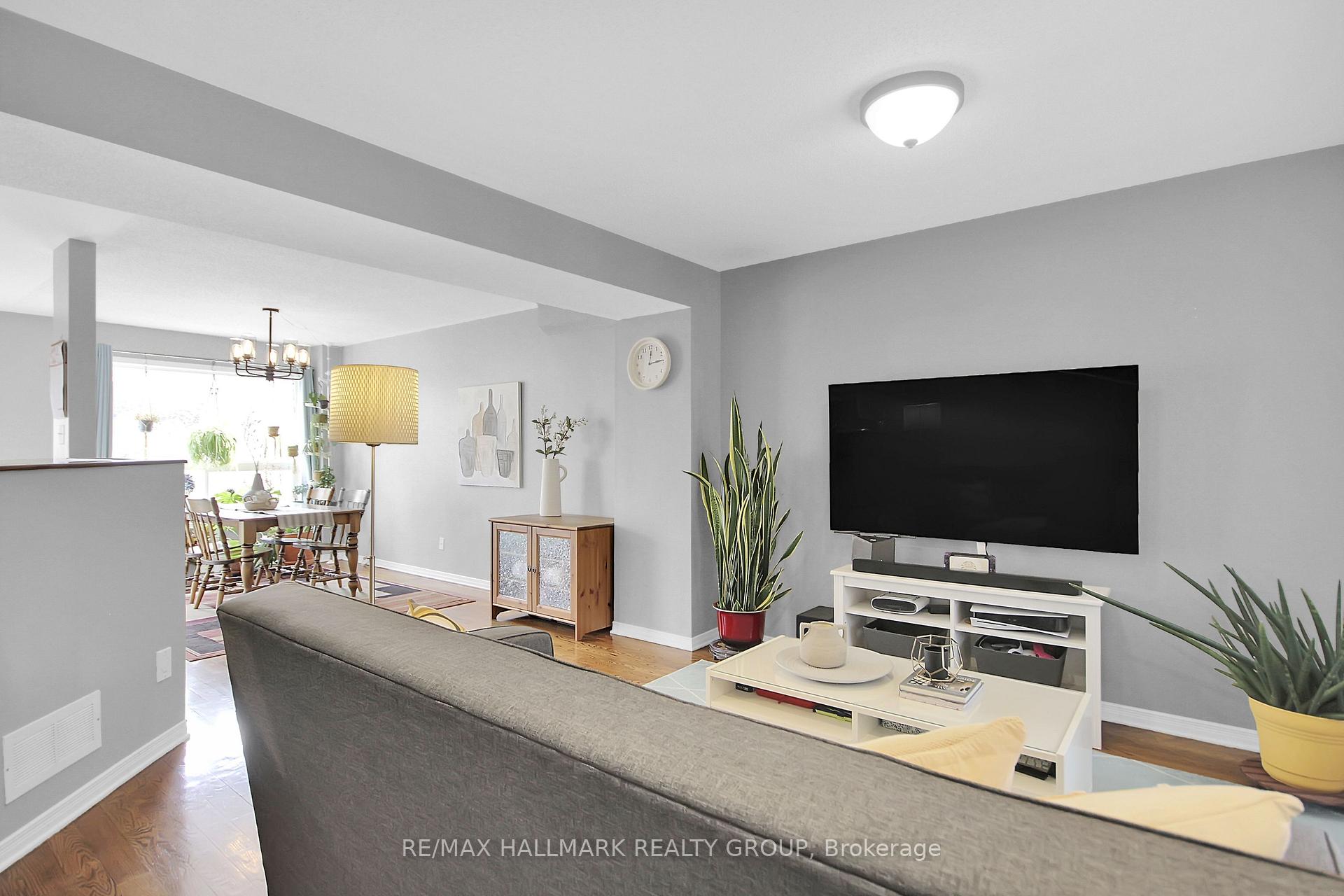 Photo 12 of 37 Sutcliffe Terrace, Ottawa, Barrhaven - Longfields — HOMEH