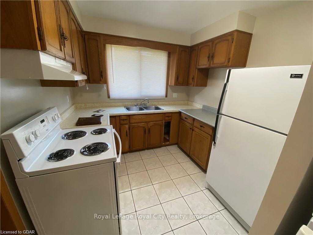 Photo 6 of 27 Kron Drive, Guelph, Kortright West — HOMEH