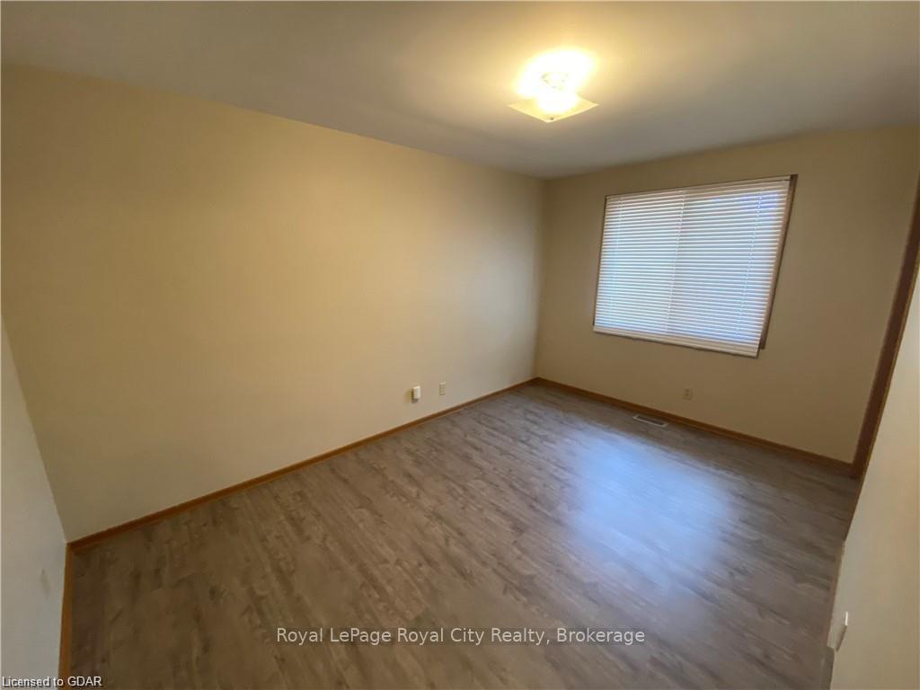 Photo 9 of 27 Kron Drive, Guelph, Kortright West — HOMEH