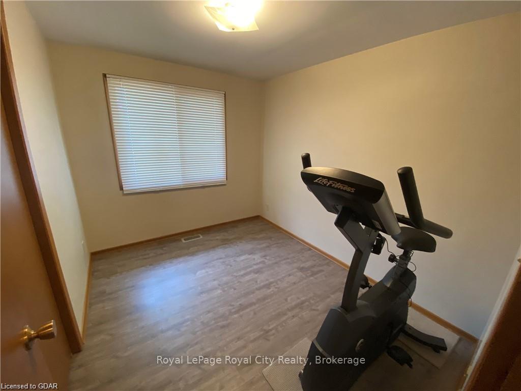 Photo 10 of 27 Kron Drive, Guelph, Kortright West — HOMEH