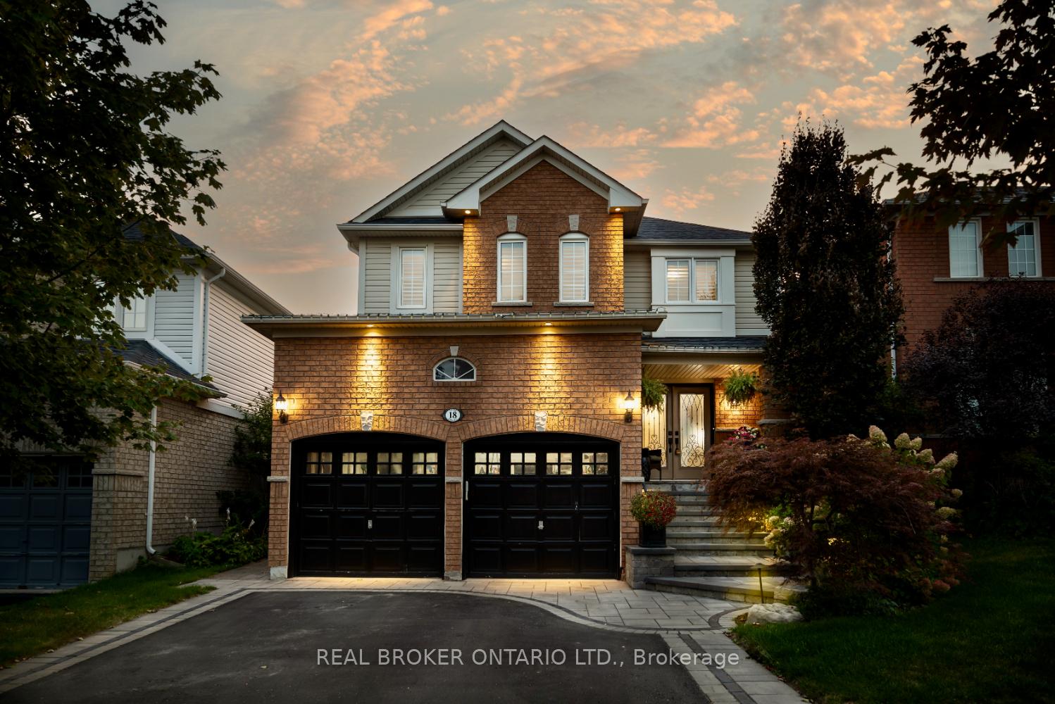 Photo 2 of 18 Nicks Street, Clarington, Bowmanville — HOMEH