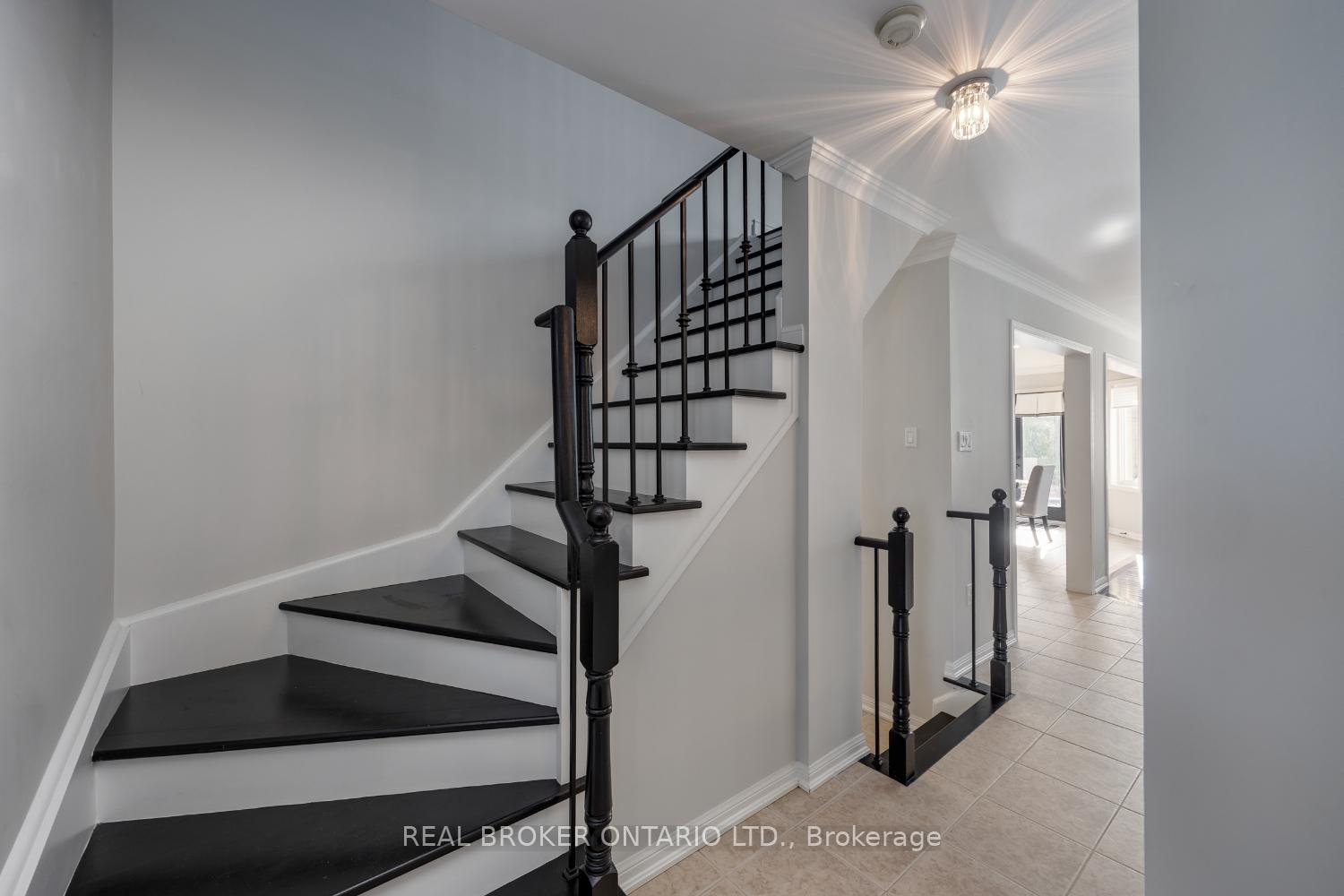 Photo 20 of 18 Nicks Street, Clarington, Bowmanville — HOMEH