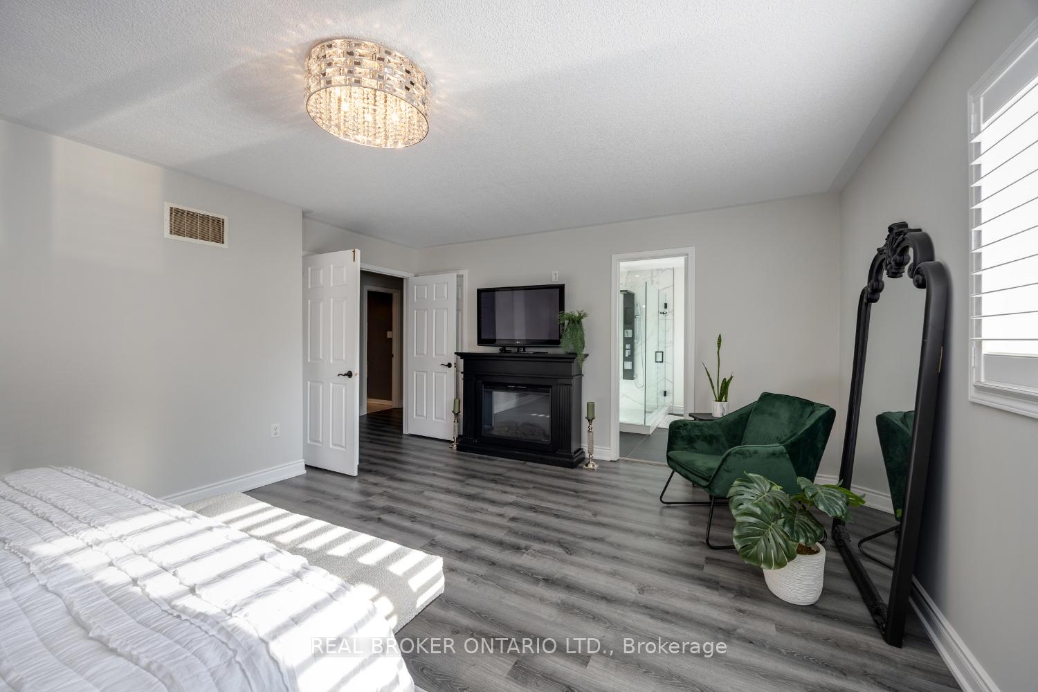 Photo 22 of 18 Nicks Street, Clarington, Bowmanville — HOMEH