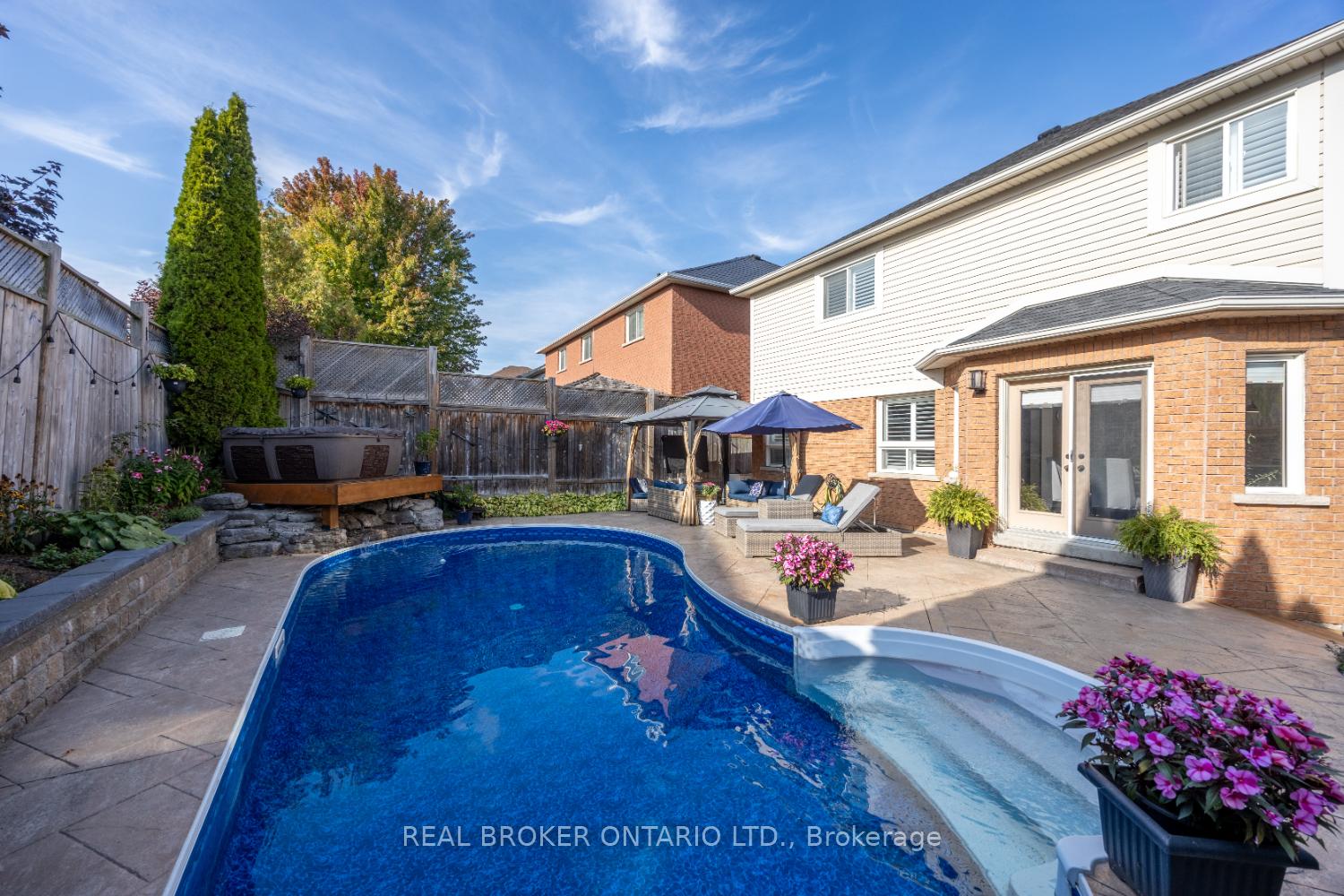 Photo 38 of 18 Nicks Street, Clarington, Bowmanville — HOMEH