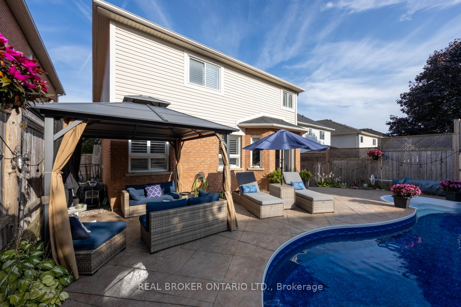 Photo 39 of 18 Nicks Street, Clarington, Bowmanville — HOMEH