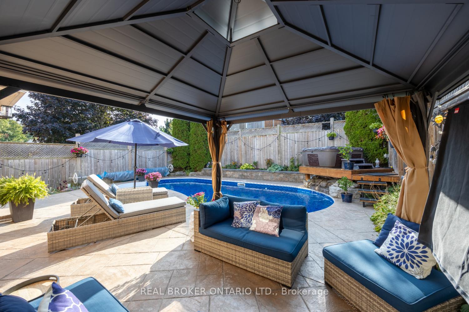 Photo 43 of 18 Nicks Street, Clarington, Bowmanville — HOMEH