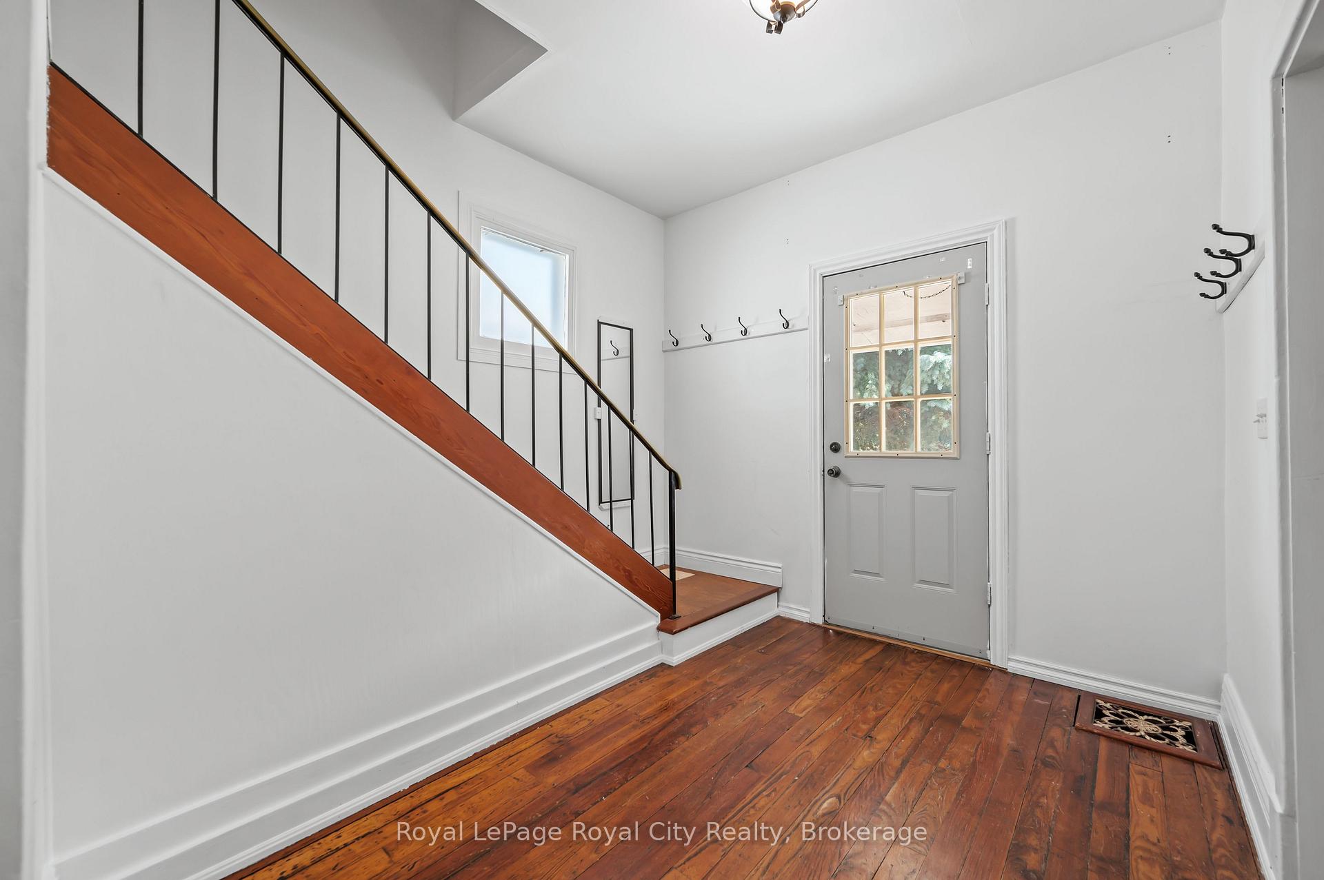 Photo 3 of 91 Stevenson Street S, Guelph, St. Patrick's Ward — HOMEH