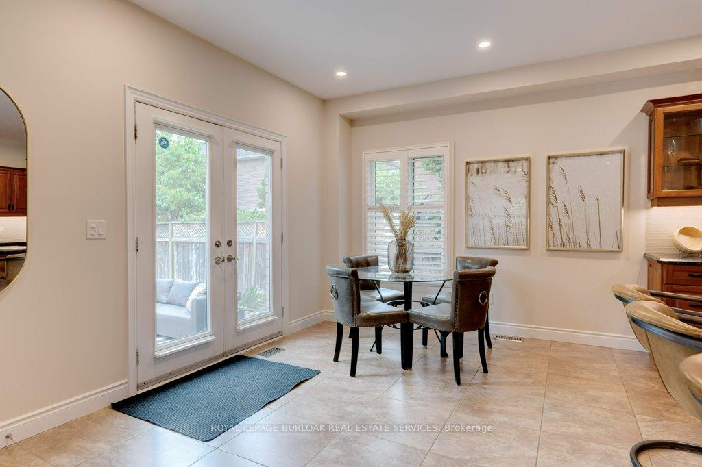 Photo 13 of 47 Premier Road, Hamilton, Waterdown — HOMEH