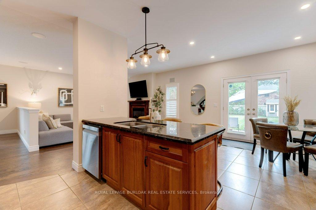Photo 18 of 47 Premier Road, Hamilton, Waterdown — HOMEH
