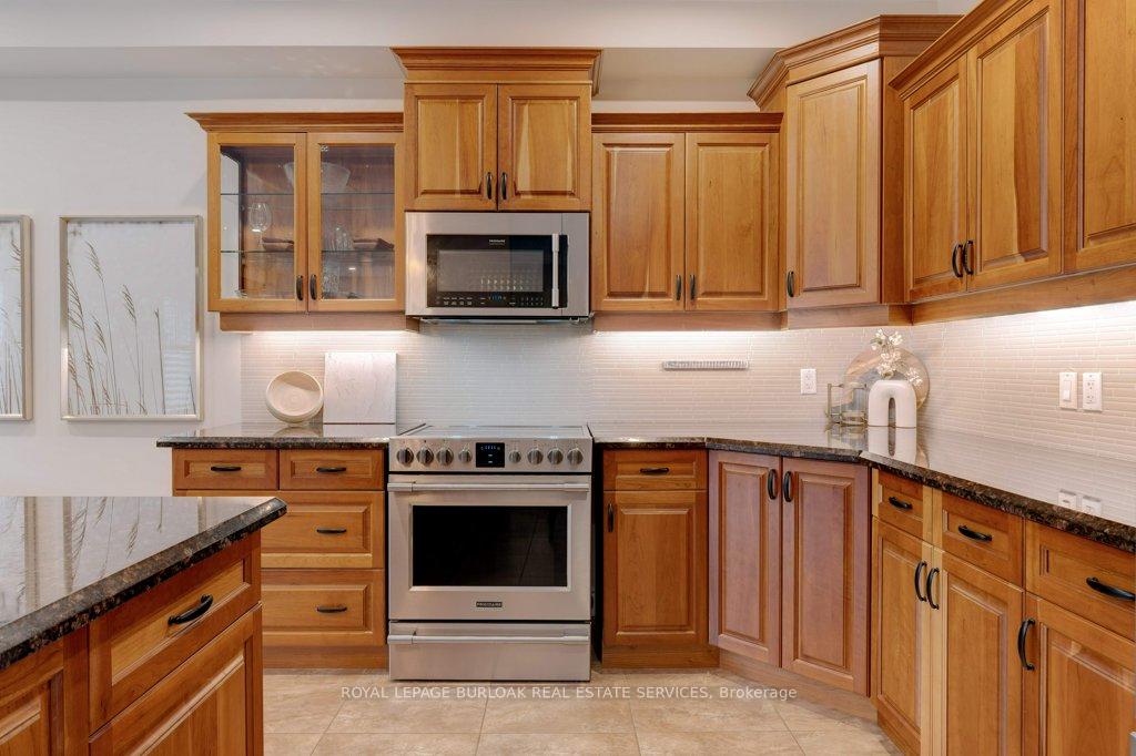 Photo 19 of 47 Premier Road, Hamilton, Waterdown — HOMEH