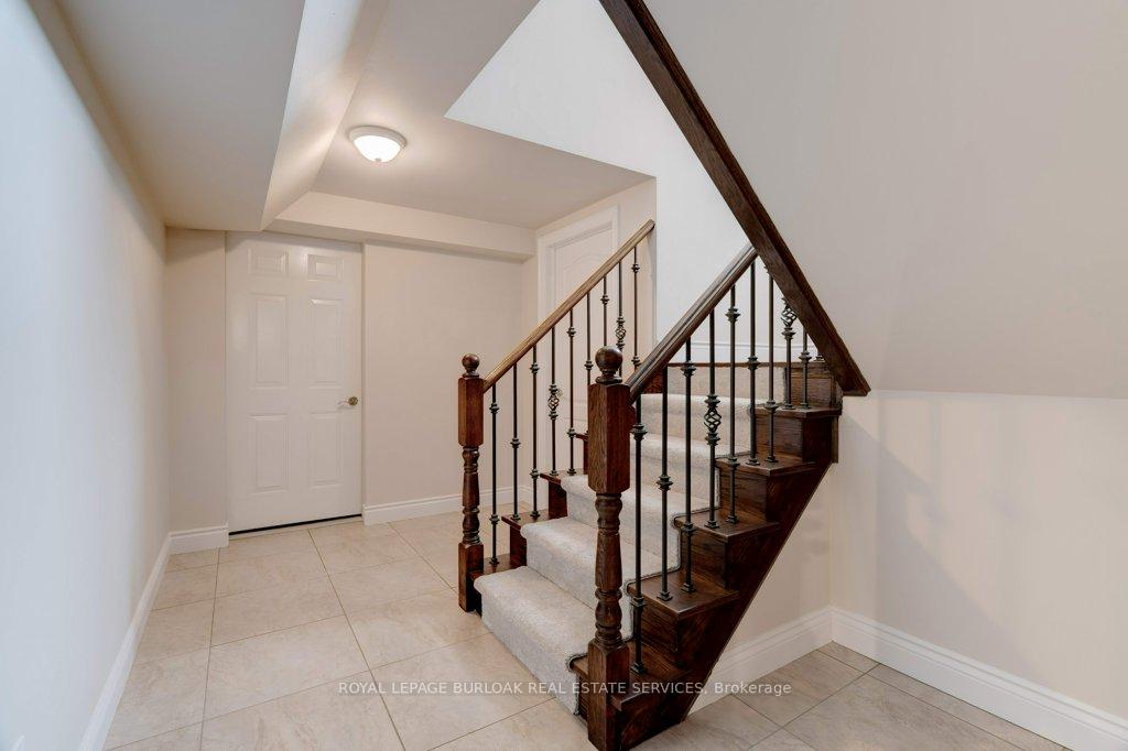 Photo 39 of 47 Premier Road, Hamilton, Waterdown — HOMEH