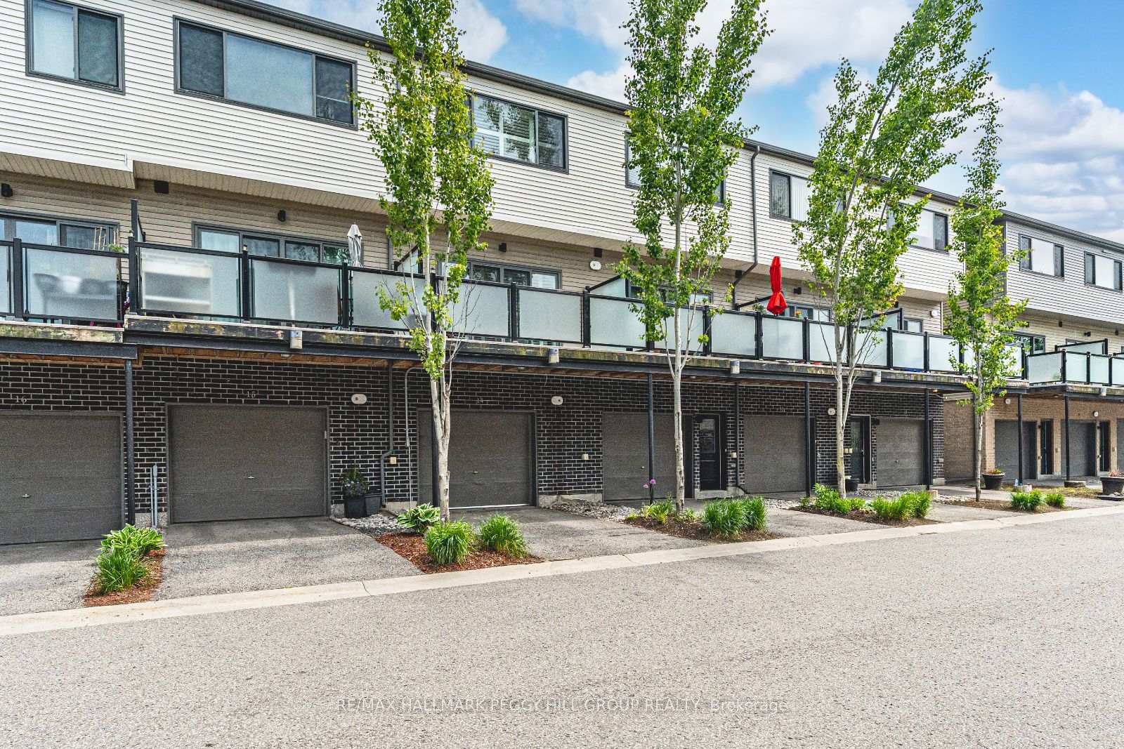 Front of Unit 14, 369 Essa Road