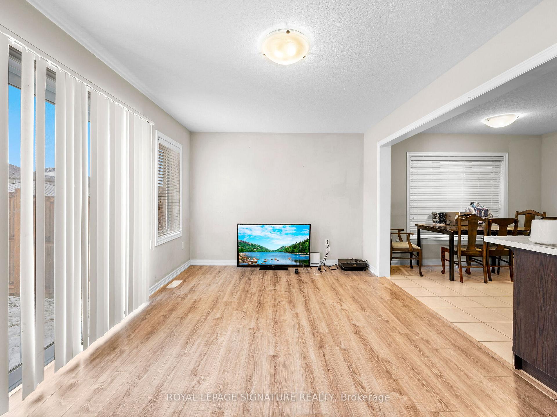 Photo 14 of 278 Ambrous Crescent, Guelph, Kortright East — HOMEH