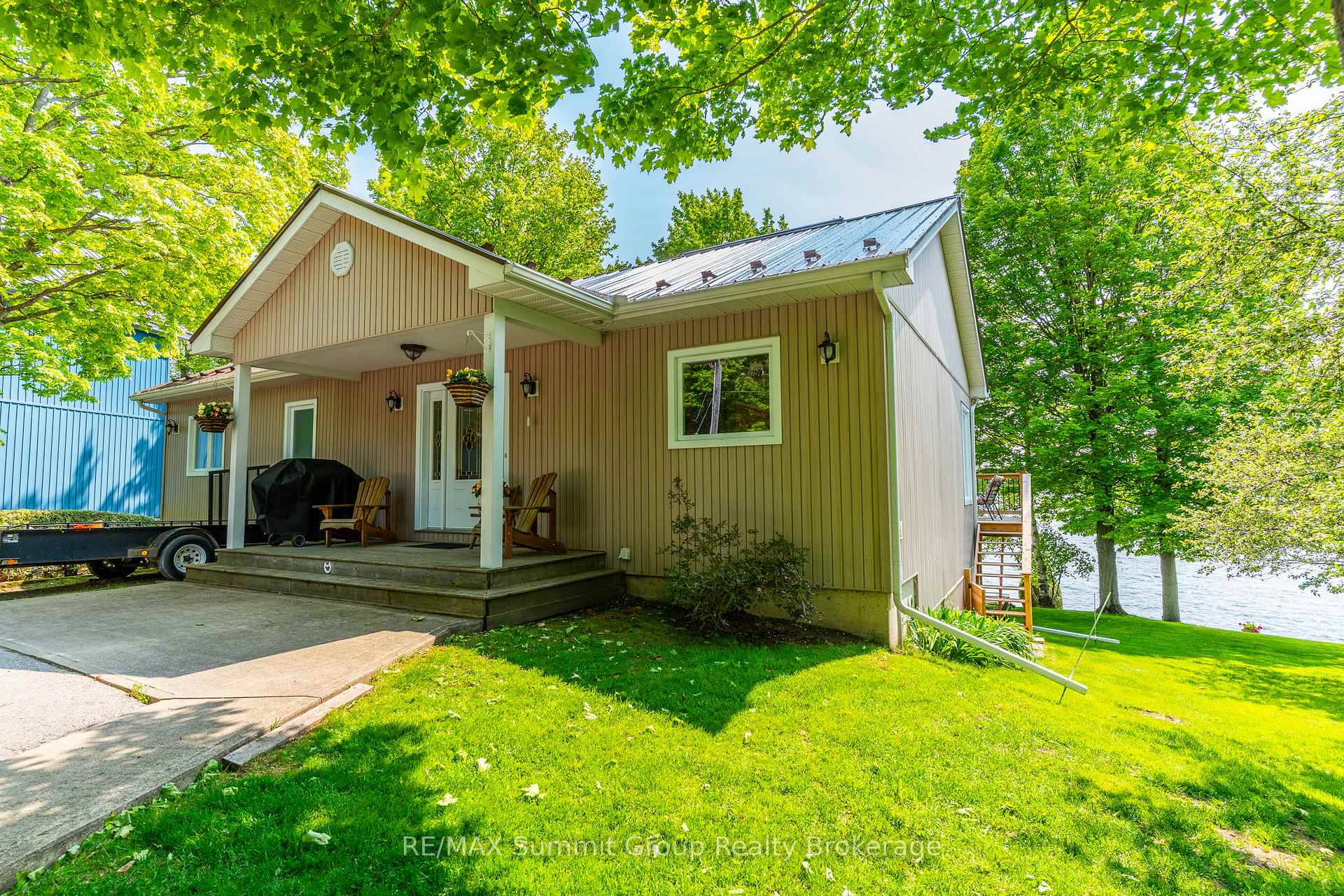 Photo 2 of 142 Lakeshore Boulevard, Grey Highlands — HOMEH