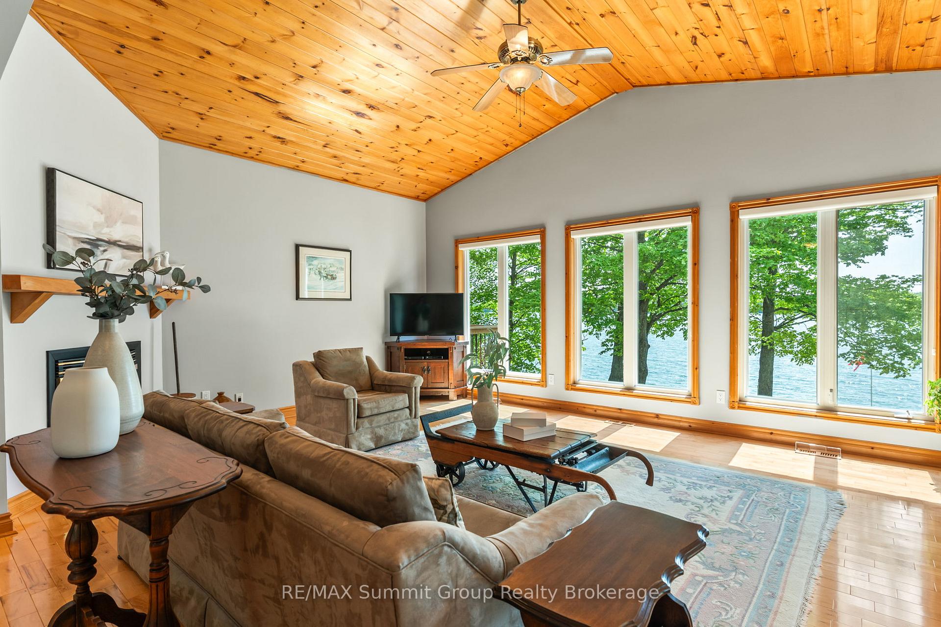 Photo 6 of 142 Lakeshore Boulevard, Grey Highlands — HOMEH