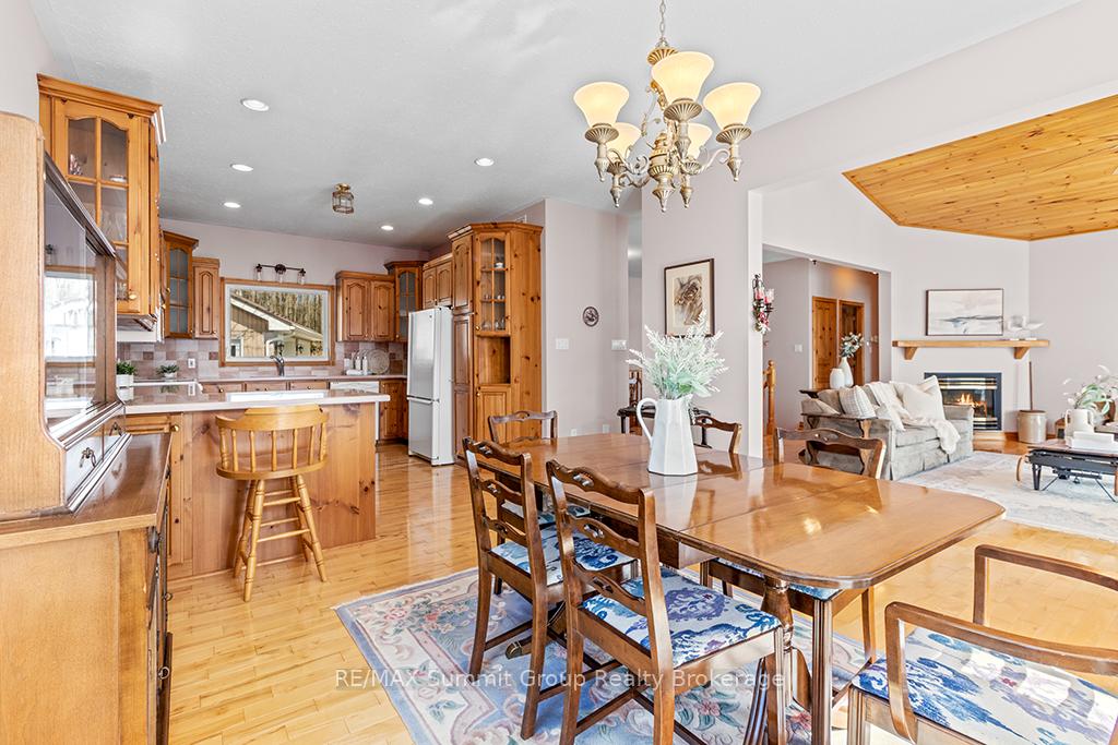 Photo 9 of 142 Lakeshore Boulevard, Grey Highlands — HOMEH