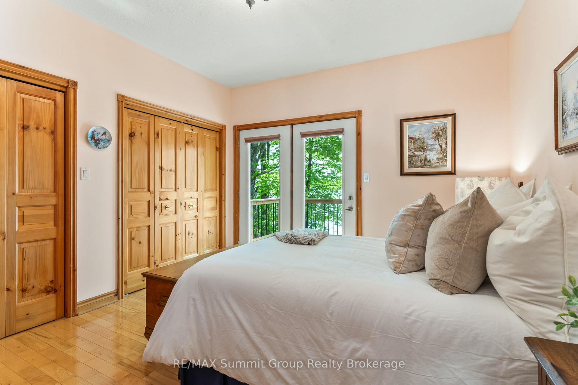 Photo 13 of 142 Lakeshore Boulevard, Grey Highlands — HOMEH