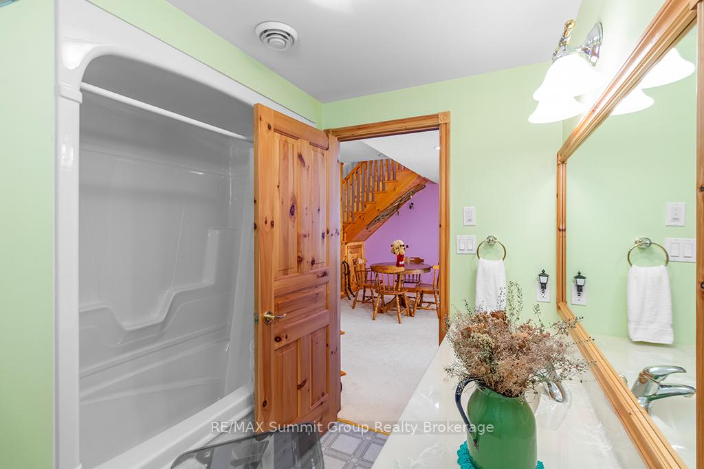 Photo 28 of 142 Lakeshore Boulevard, Grey Highlands — HOMEH
