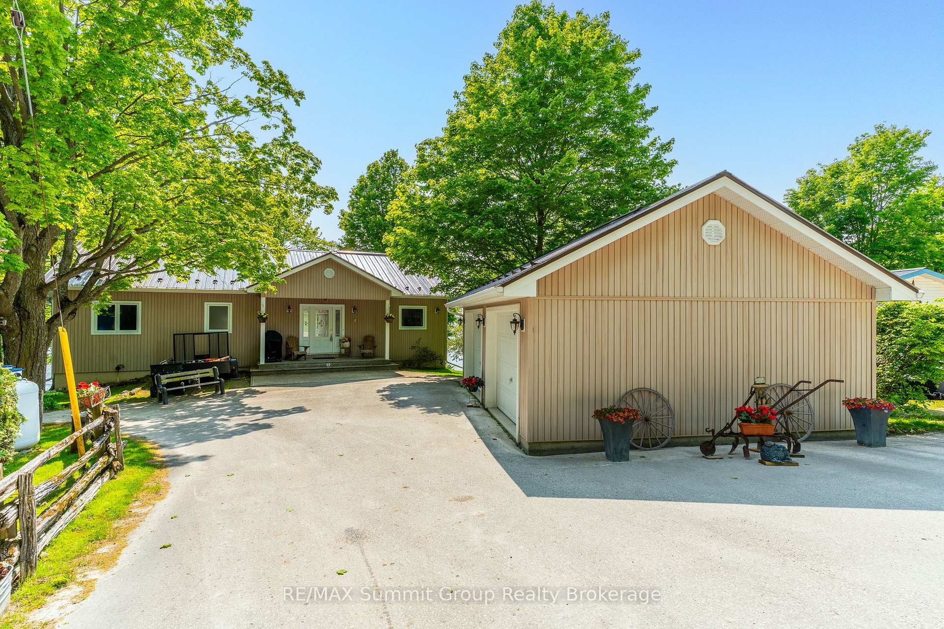 Photo 41 of 142 Lakeshore Boulevard, Grey Highlands — HOMEH