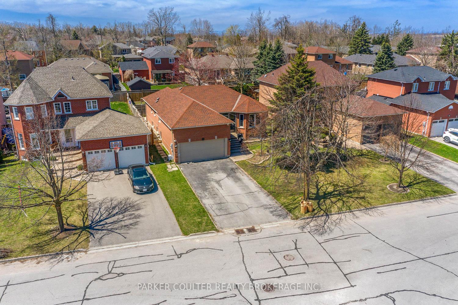 Photo 2 of 32 Brown Street, Barrie, Holly — HOMEH