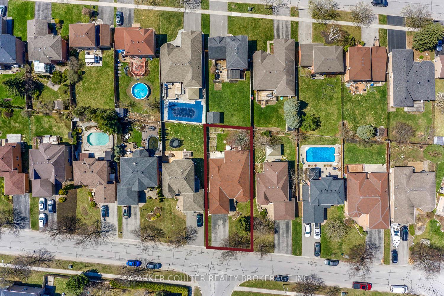 Photo 4 of 32 Brown Street, Barrie, Holly — HOMEH