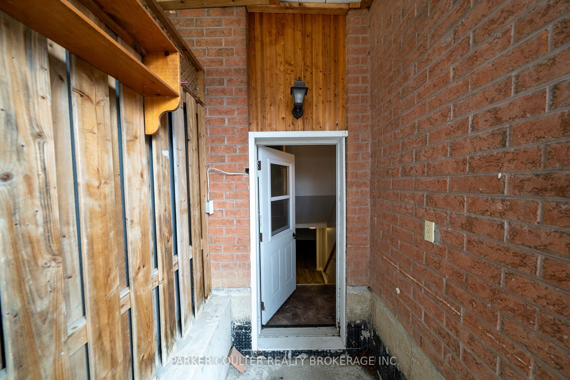 Photo 38 of 32 Brown Street, Barrie, Holly — HOMEH