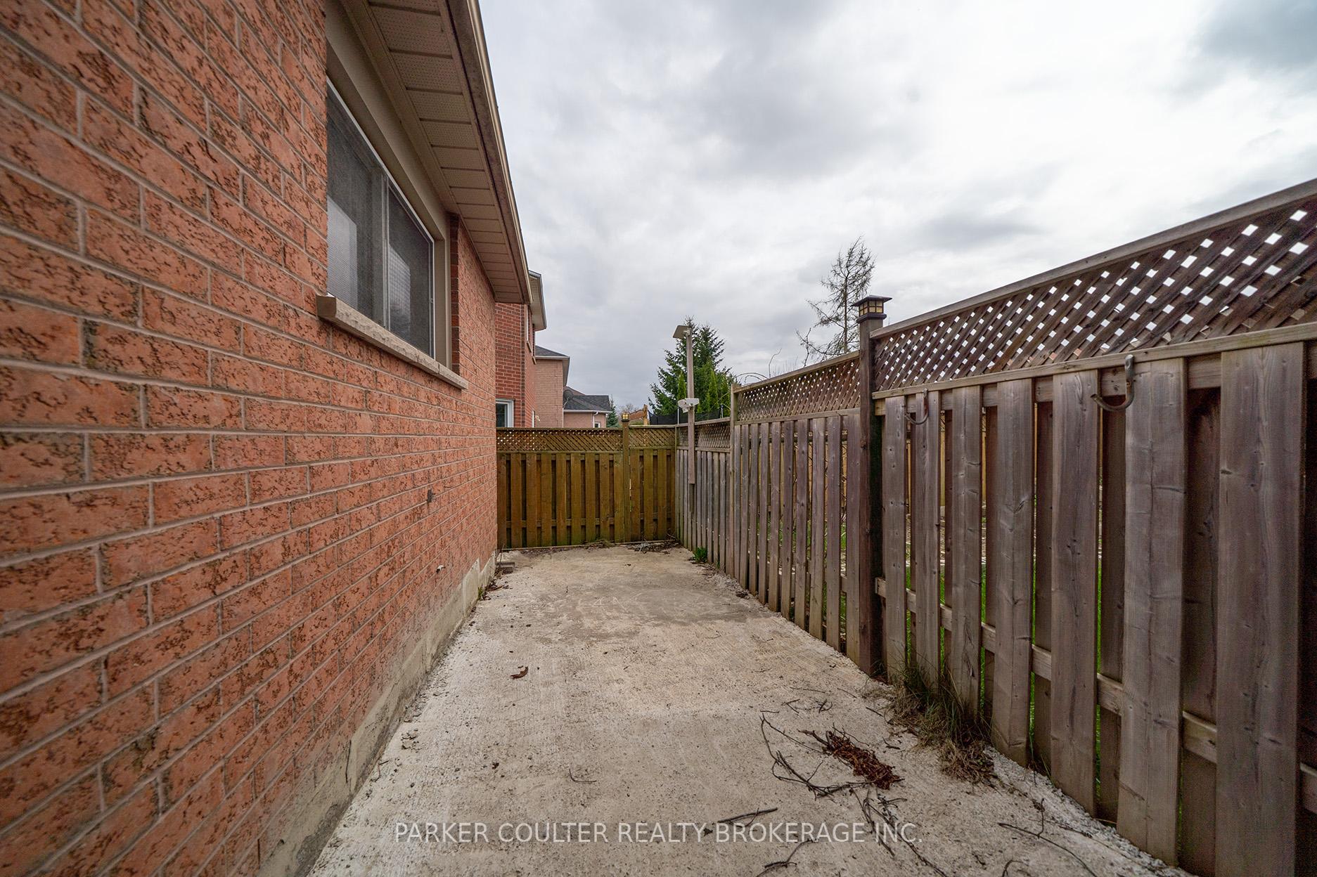 Photo 39 of 32 Brown Street, Barrie, Holly — HOMEH