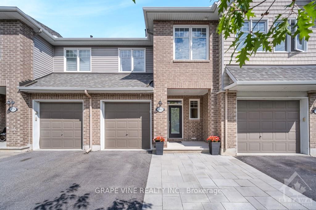 Photo 1 of 980 Bunchberry Way, Ottawa, Blossom Park/Kemp Park/Findlay Creek — HOMEH