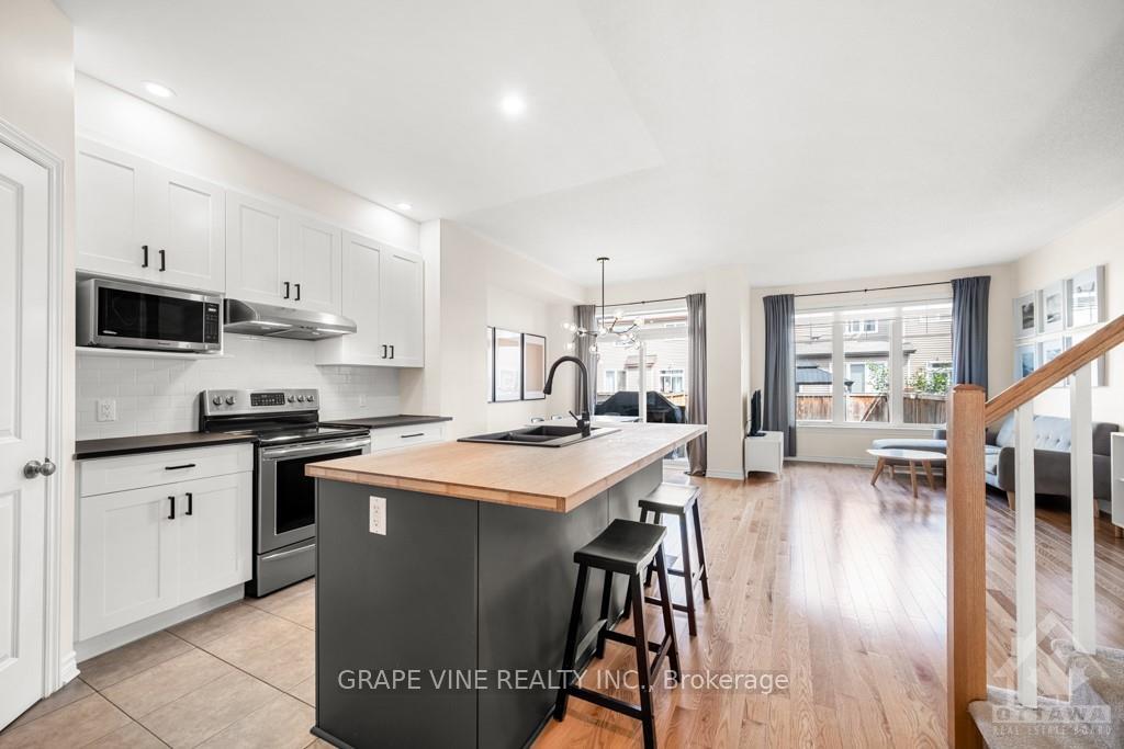 Photo 6 of 980 Bunchberry Way, Ottawa, Blossom Park/Kemp Park/Findlay Creek — HOMEH