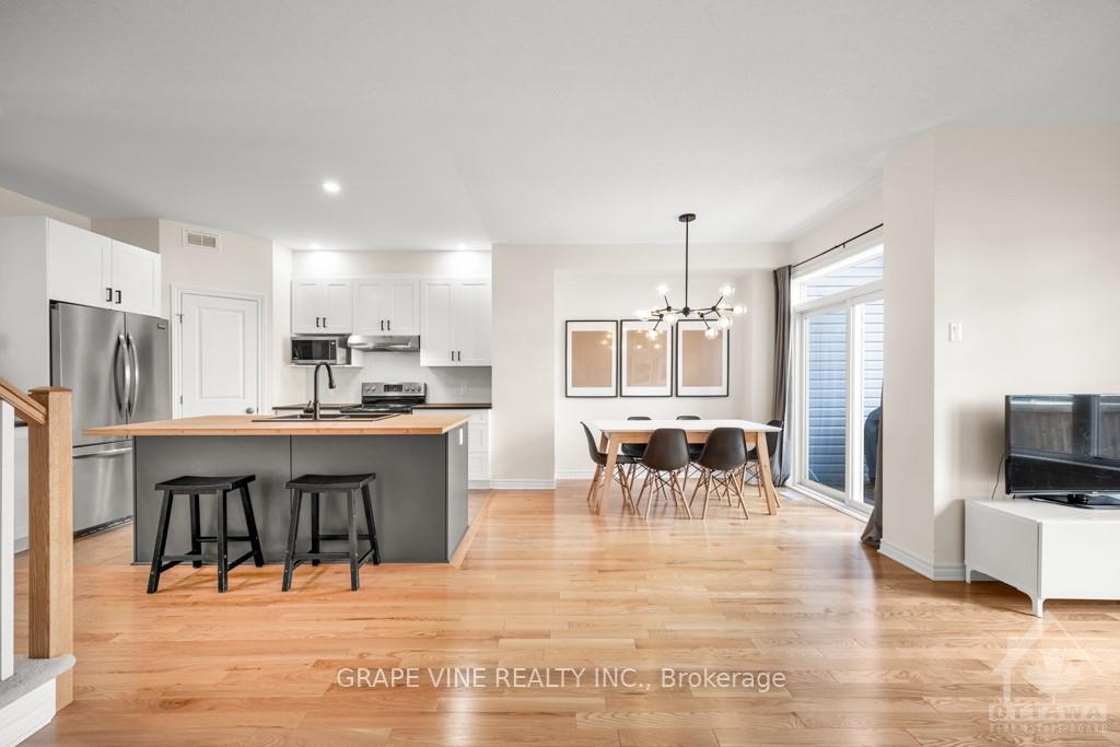 Photo 10 of 980 Bunchberry Way, Ottawa, Blossom Park/Kemp Park/Findlay Creek — HOMEH