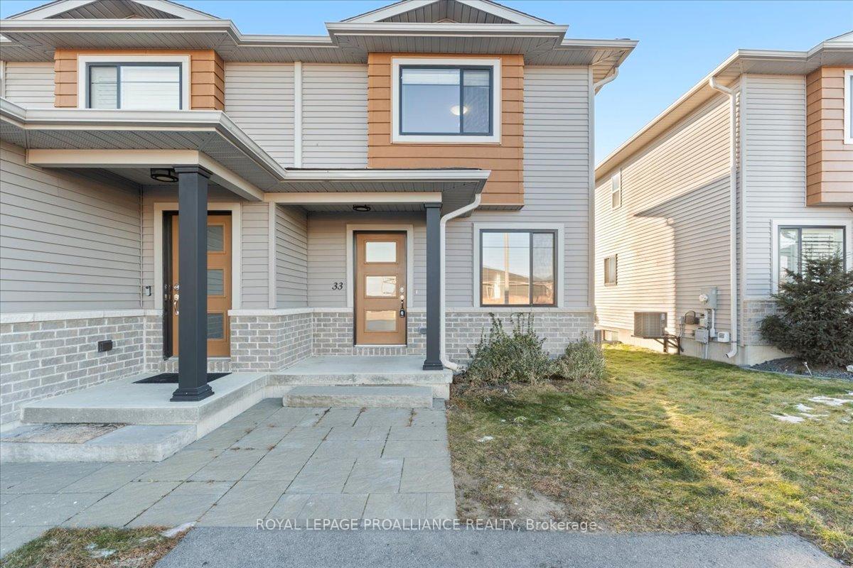 Photo 2 of 33 Ridgeway Place, Belleville, Belleville Ward — HOMEH