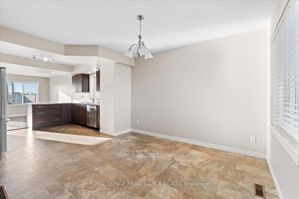 Photo 5 of 33 Ridgeway Place, Belleville, Belleville Ward — HOMEH