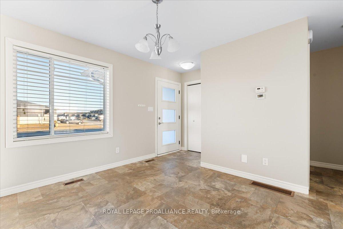 Photo 6 of 33 Ridgeway Place, Belleville, Belleville Ward — HOMEH