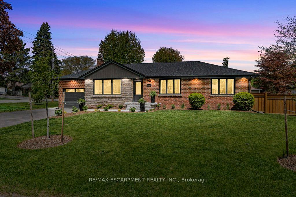 Front of 877 Condor Drive