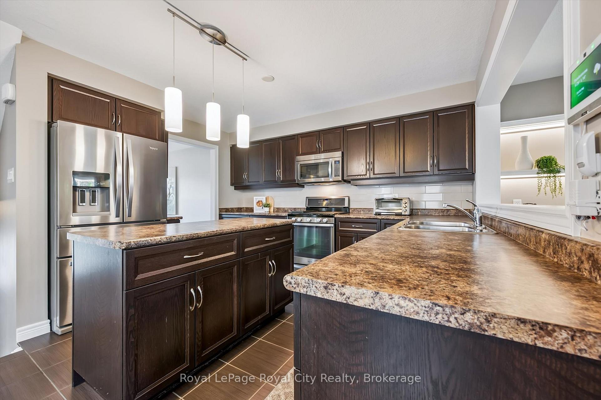 Photo 17 of 31 Oakes Crescent, Guelph, Grange Road — HOMEH