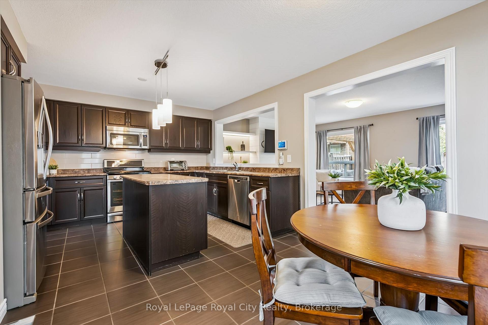 Photo 23 of 31 Oakes Crescent, Guelph, Grange Road — HOMEH