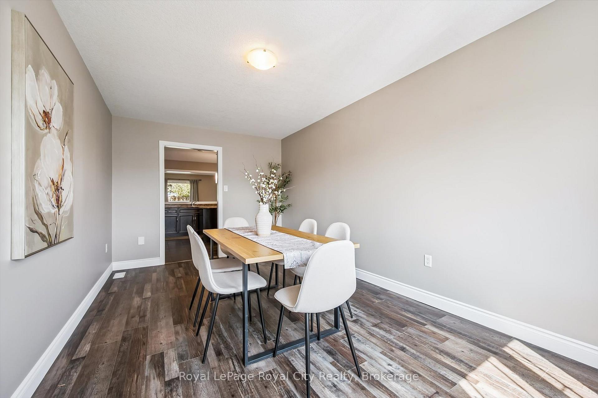 Photo 25 of 31 Oakes Crescent, Guelph, Grange Road — HOMEH
