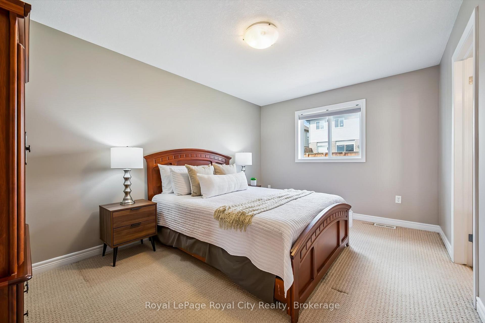 Photo 28 of 31 Oakes Crescent, Guelph, Grange Road — HOMEH