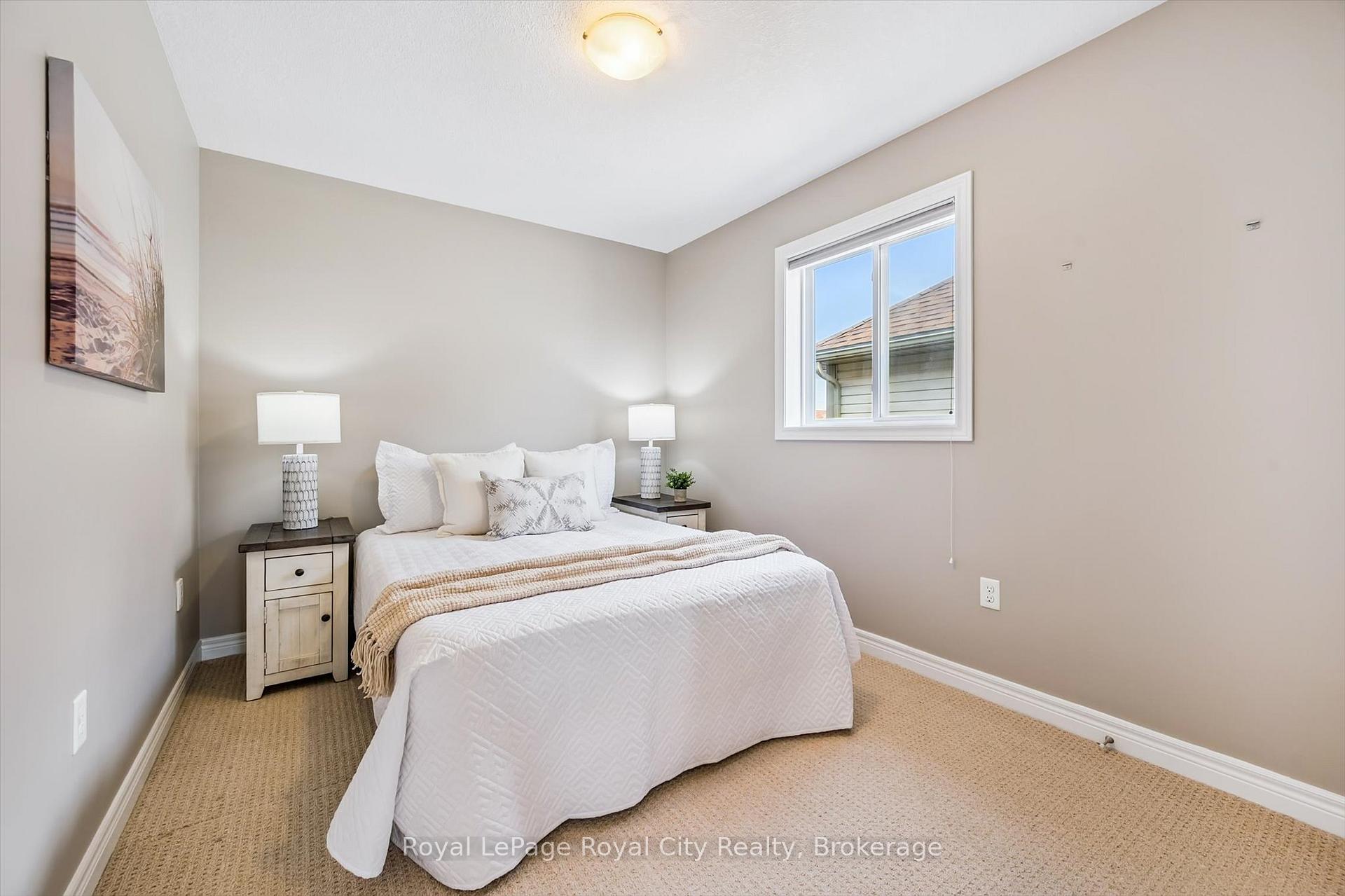 Photo 32 of 31 Oakes Crescent, Guelph, Grange Road — HOMEH