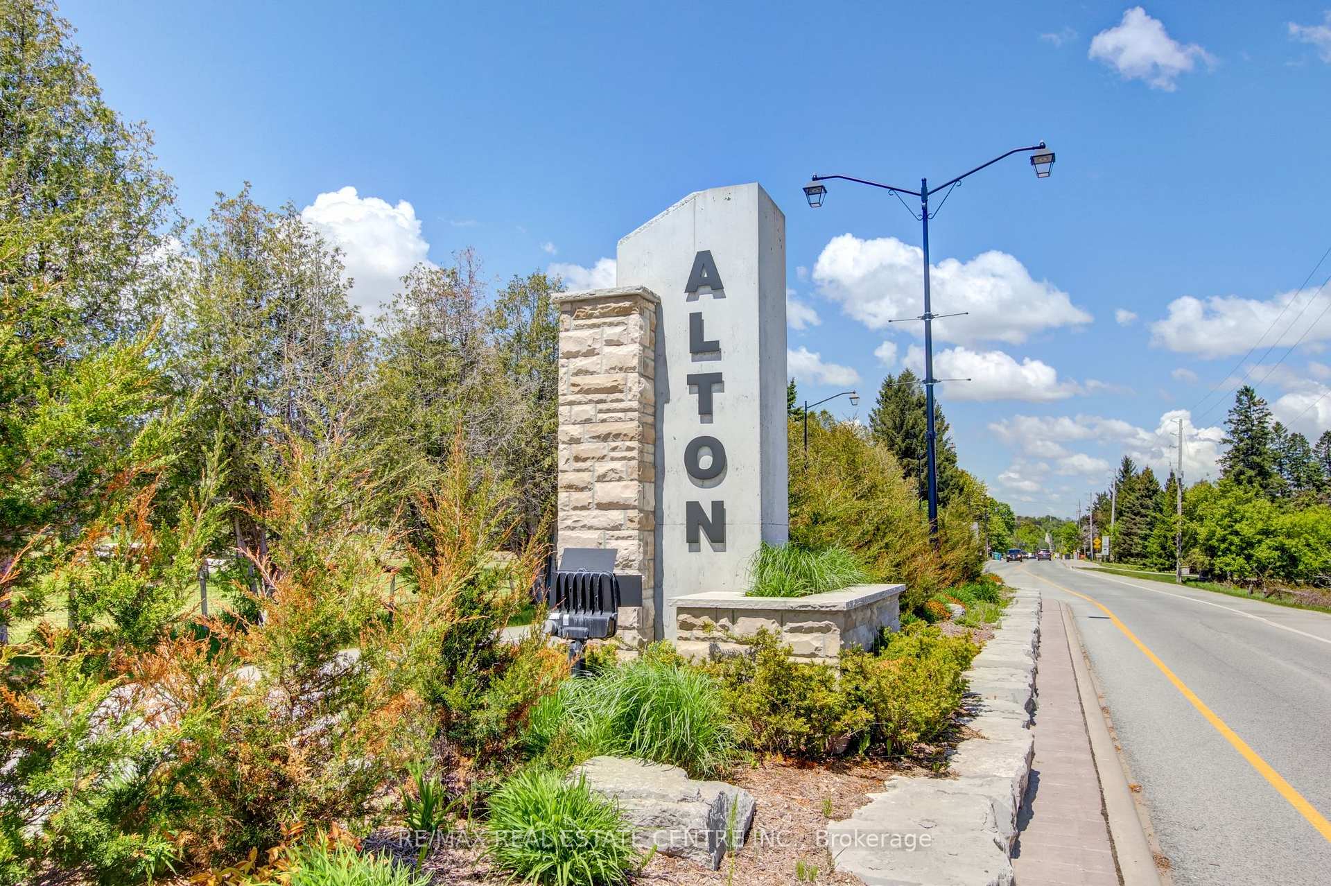 Photo 3 of 31 Dod's Drive, Caledon, Alton — HOMEH