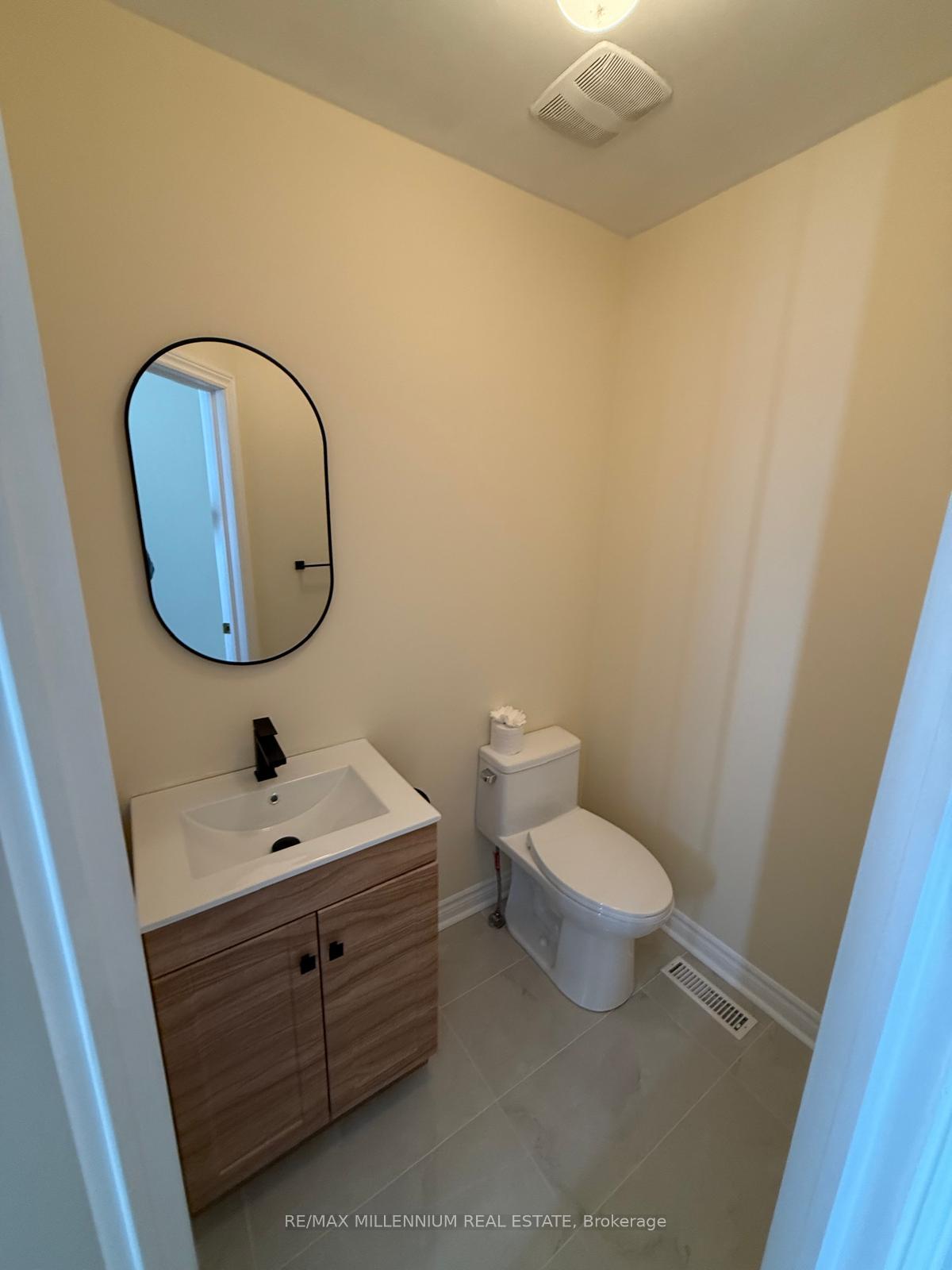 Photo 3 of 110 Stanley Street, Barrie, 400 North — HOMEH